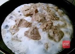 杏鲍菇炖猪大骨的做法图解6