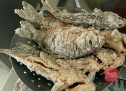 豆瓣酱烧鱼的做法图解2