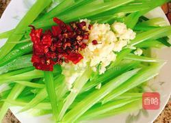 “兮子凉菜大全”之凉拌西芹条的做法图解8