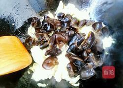 木耳炒白菜的做法图解8