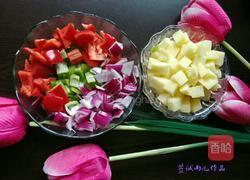 五彩果蔬鸡脯丁的做法图解1