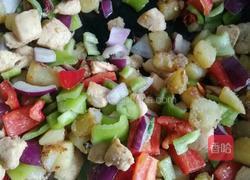 五彩果蔬鸡脯丁的做法图解5