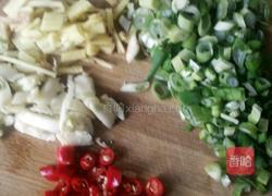 蚝油炒花蛤的做法图解2