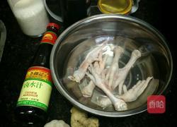 卤水鸡爪的做法图解1