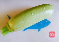 西葫芦炒肉的做法图解1