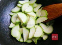 西葫芦炒肉的做法图解7