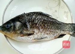 香辣烤鲫鱼的做法图解1
