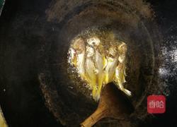 香辣小黄鱼的做法图解4