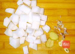 白萝卜猪骨汤的做法图解2