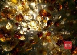 桃胶红枣银耳莲子羹的做法图解1