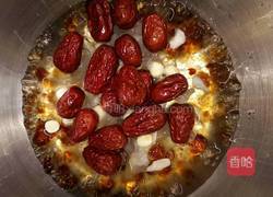 桃胶红枣银耳莲子羹的做法图解7