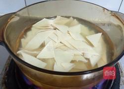 肉片尖椒豆皮的做法图解2