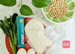 儿童早餐鸡蛋面豆浆水果沙拉的做法图解1