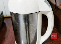 儿童早餐鸡蛋面豆浆水果沙拉的做法图解3