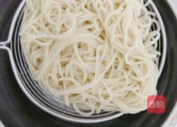 儿童早餐鸡蛋面豆浆水果沙拉的做法图解5