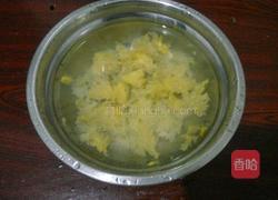 冰糖银耳雪梨汤的做法图解1