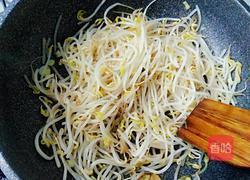 绿豆芽炒肉的做法图解9