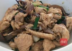 木耳炒鸡肉的做法图解3