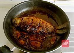葱烧鲫鱼的做法图解15