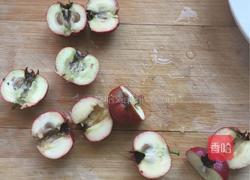 冰糖山楂水的做法图解2