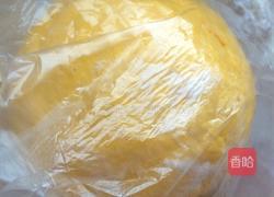 南瓜黄玫瑰的做法图解3