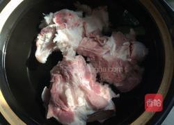 大骨萝卜汤的做法图解4
