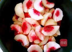 糖水桃的做法图解2