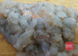 猪肉虾仁莲藕云吞的做法图解2