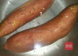 烤地瓜（微波炉版）的做法图解1