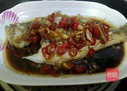 大蒜辣椒蒸鲈鱼的做法图解9