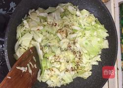 包菜五花肉蒸饭的做法图解3