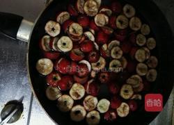 炒红果的做法图解3