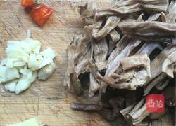 笋干毛豆炖肉的做法图解3