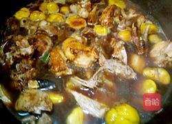 板栗炖山鸡的做法图解7