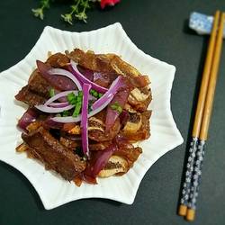 葱爆牛仔骨的做法[图]