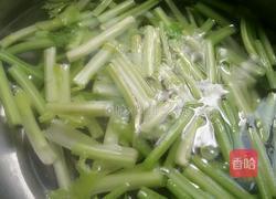 豆皮拌香芹的做法图解3