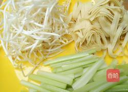 豆皮拌香芹的做法图解2