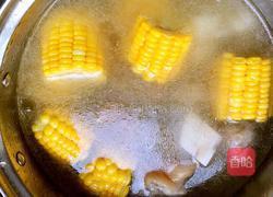 猪蹄莲藕汤的做法图解3