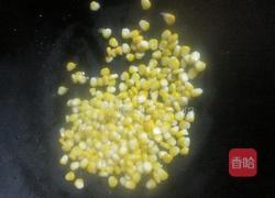 鸡蛋玉米炒培根的做法图解6