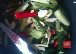 家常版的腌黄瓜的做法图解1