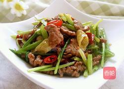 香芹炒牛肉的做法图解14