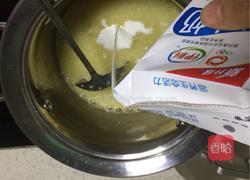 小米牛奶蛋花粥的做法图解3