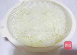 家常什锦炒米粉的做法图解3