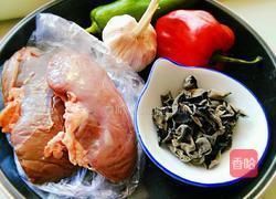 木耳炒腰花的做法图解1