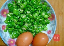 鸡蛋面糊辣椒的做法图解1