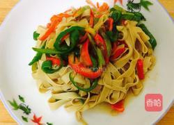 豆腐皮炒辣椒的做法图解10