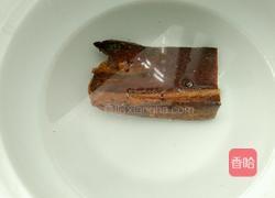 腊肉炒茭白的做法图解1