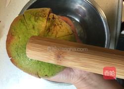 巧剥石榴的做法图解6