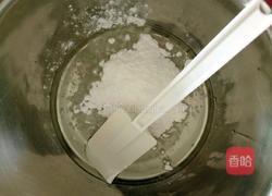 奶香小蛋糕的做法图解2