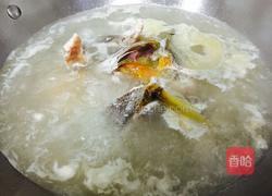浓稠奶白海鱼汤的做法图解4